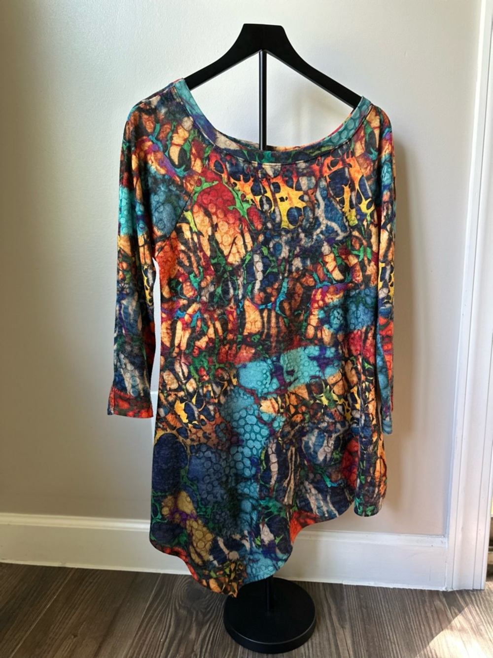 Amma Made Multi-Color Abstract Scoop Neck Tunic in Blue, Orange & Green